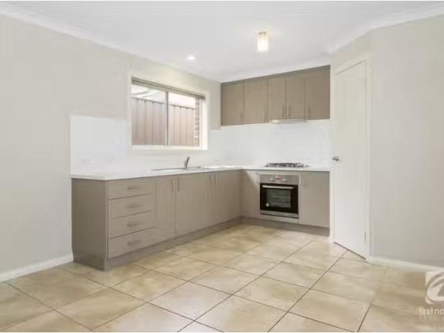 Nice 4/470 Wagga Road, Lavington Apartment for rent Listed by.
