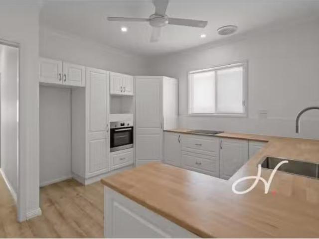 Deal! 44 Albert Street, Belmont House for rent Listed by Zac.