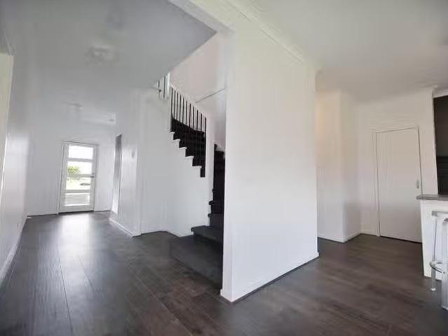 Cheap 44 Erindale Street, Cranbourne West, VIC 3977
