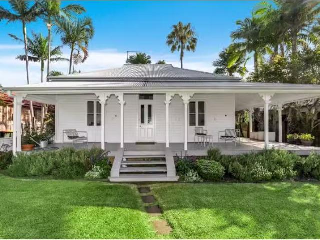 Cozy 44 Kingsley St, Byron Bay House for rent Listed by Shyne.