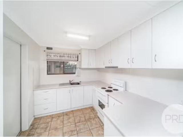 Rental! 4/4 Langdon Avenue, Wagga Wagga Apartment for rent Li.