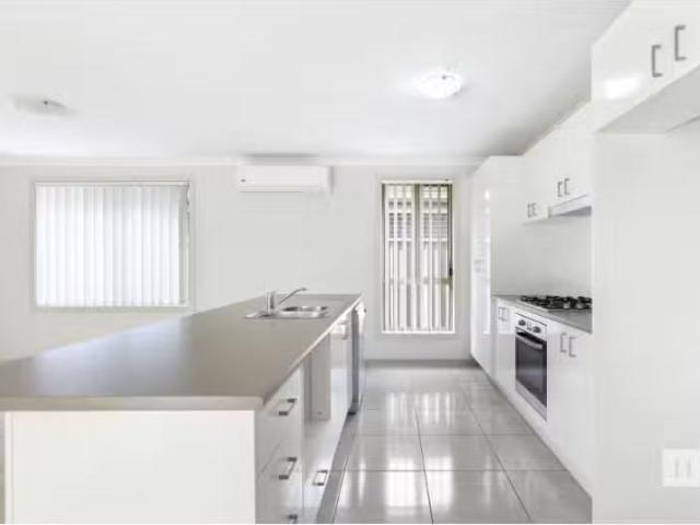 New 44 Melbourne Rd, Wadalba House for rent Listed by Heritag.