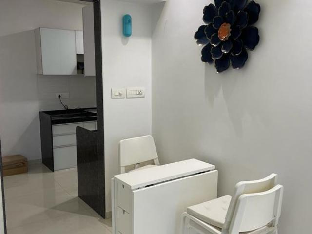 Rental | 450 Sq.Ft. Apartment in Mahalaxmi Tower Kasarvadavali