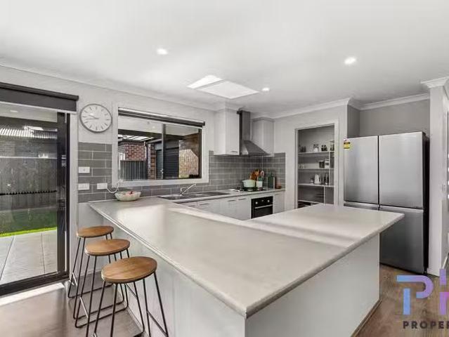 Unique 452 Howard Street, Eaglehawk, VIC 3556
