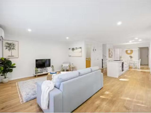 Cozy 45 Jonas Absalom Drive, Port Macquarie House for rent Li.
