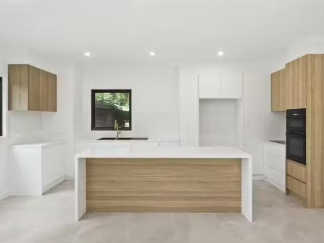 Unique 45A Morrison Avenue, Wombarra House for rent Listed by.