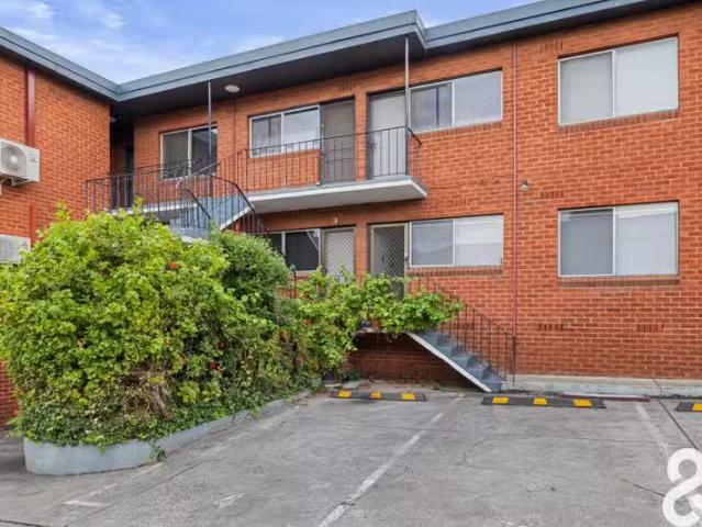 Cheap 4/62 Dundas Street, Thornbury VIC 3071