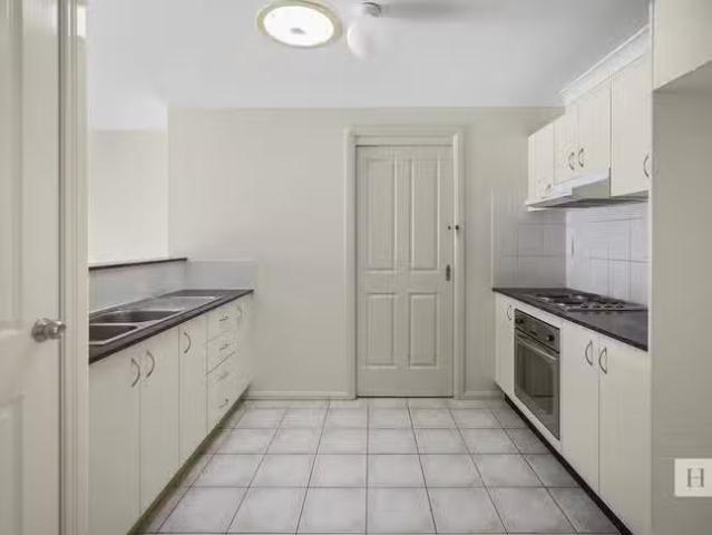 Nice 4/6 Bell Close, Mardi, NSW 2259