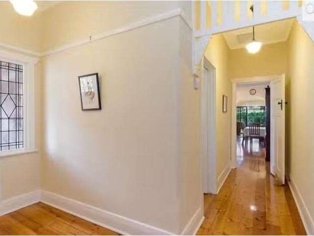 Cheap 46A Foster Street, Parkside House for rent Listed by Ji.