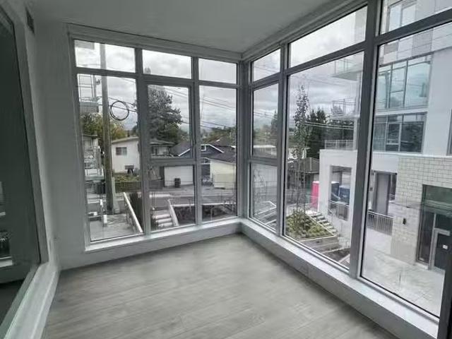 Just in! 47469243 2435 Kingsway