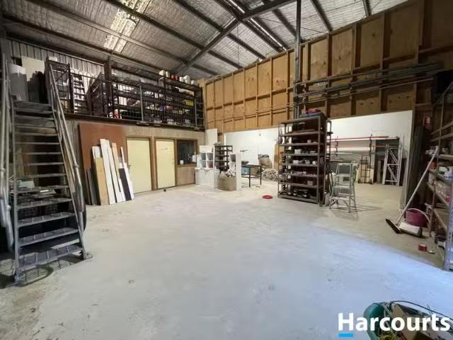 Unique 4/7 Endeavour Street, WARRAGUL, VIC 3820 Industrial/W.