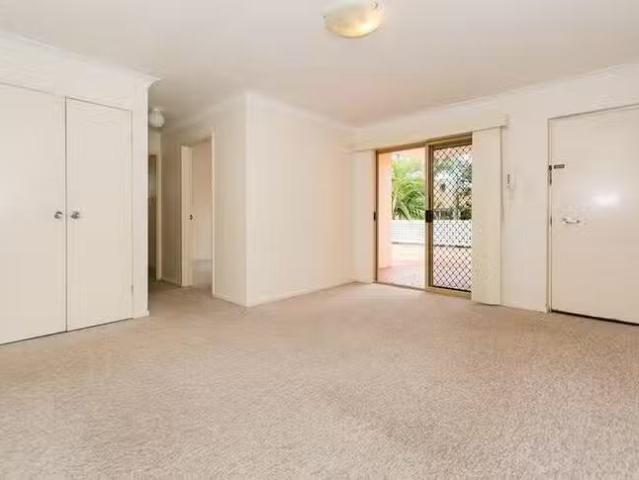 Deal! 4/7 Shields Street, Redcliffe, QLD 4020