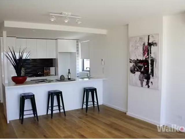 For Rent! 4/85 Frederick Street, Merewether Apartment for rent.