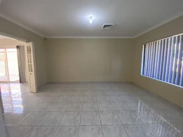 Charming 48 Gloucester Street, BONNYRIGG HEIGHTS House for ren.