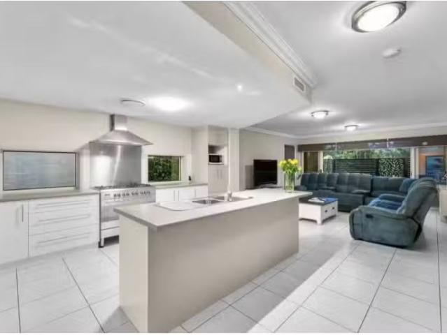 Just in! 48 Elkington Circuit, NORTH LAKES House for rent Lis.