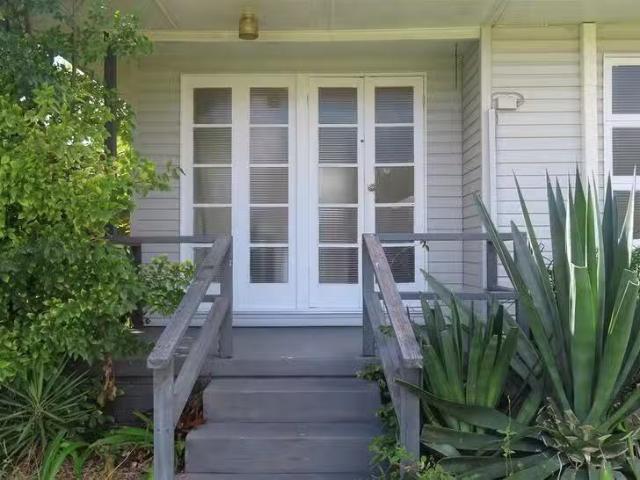 Charming 48 Phillip Street, One Mile, QLD 4305