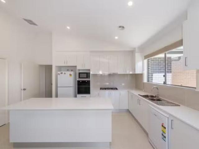 Unique 48 Rochelle Street, Moncrieff House for rent Listed by.