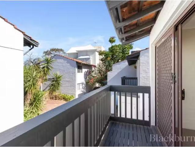 Deal! 4/8 York Street, South Perth Townhouse for rent Listed.