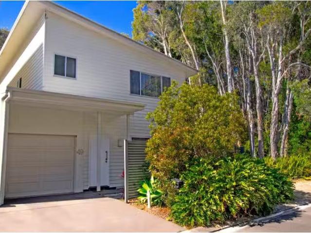 Just in! 49/12 Hazelwood Close, Suffolk Park House for rent L.
