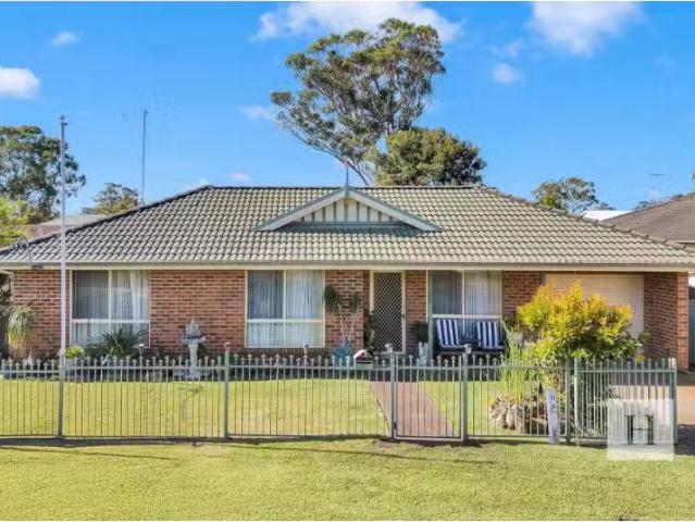 Charming 49 Chelmsford Rd, Charmhaven House for rent Listed b.