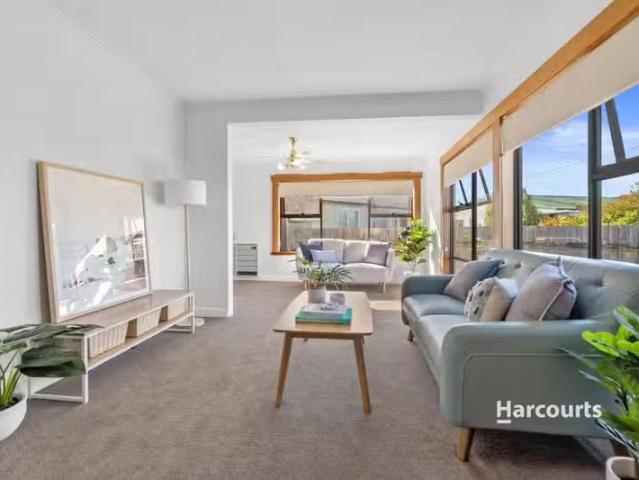 Unique 4 Tasman Place, DEVONPORT, TAS 7310 House for Rent