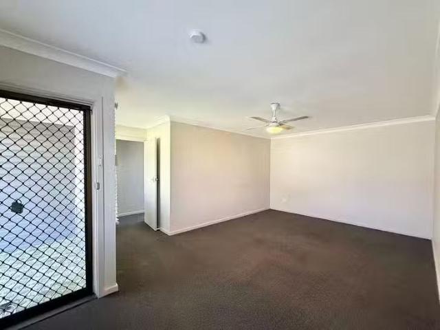 Unique 4 Thompson Street, Belmont South, NSW 2280