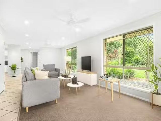 Deal! 4 Allan Avenue, Glass House Mountains, QLD 4518