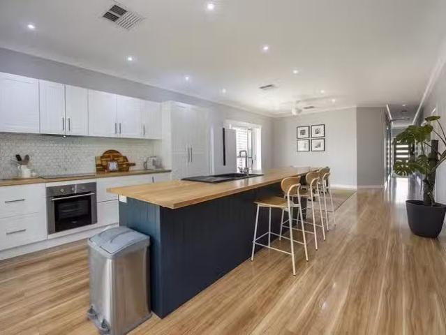 Deal! 4 Angle Street, Solomontown, SA 5540