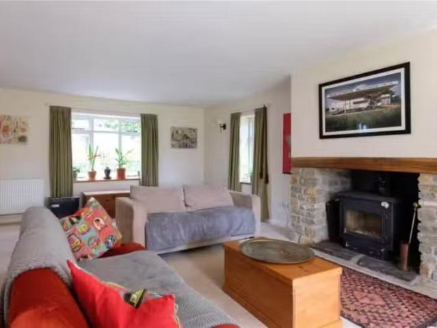 Nice 4 bedroom detached house for rent in North Cheriton, Temp.