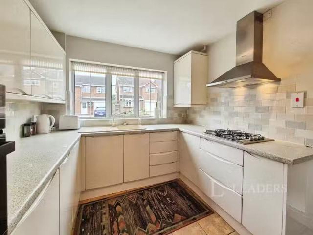 Deal! 4 bedroom detached house for rent in Petersfield, Chelms.