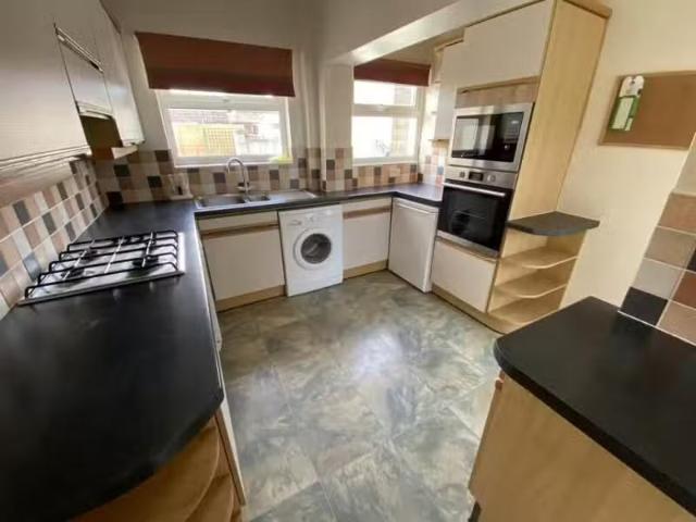 Unique 4 bedroom end of terrace house for rent in Blenheim Dri.