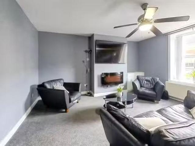 Cozy 4 bedroom house for rent in Tonge Moor Road, Bolton, BL2