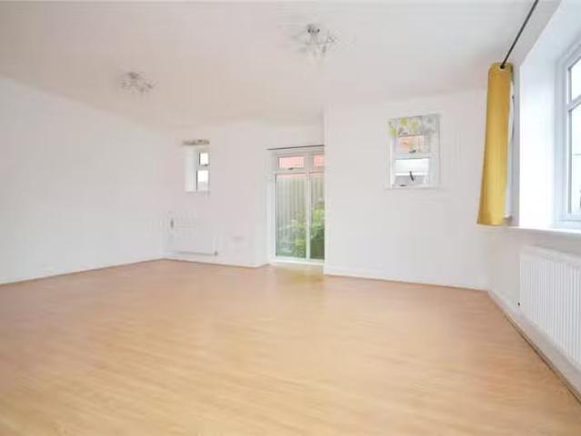 Rental! 4 bedroom link detached house for rent in Mary Munnion.