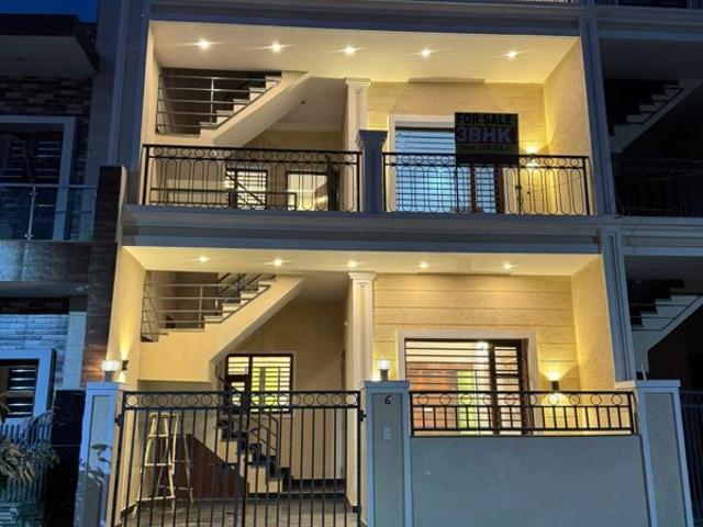 Rental | 4 BHK + 112 Sq.Yd. Independent House in Kharar