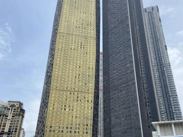 Rental | 4 BHK + 1546 Sq.Ft. Apartment in Lodha Trump Tower