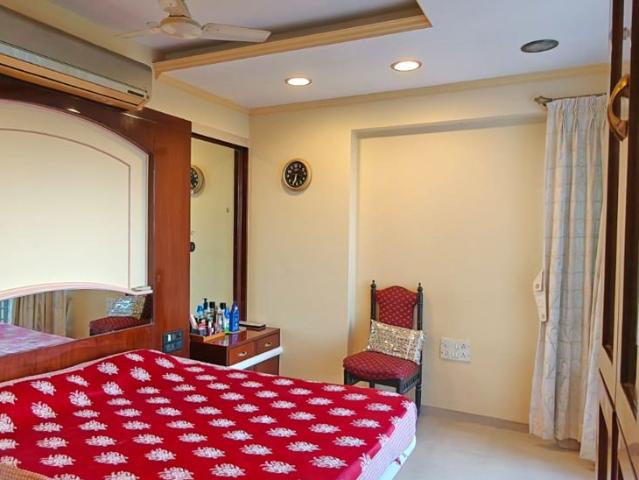 Rental | 4 BHK 1562 Sq.Ft. Apartment in Parel
