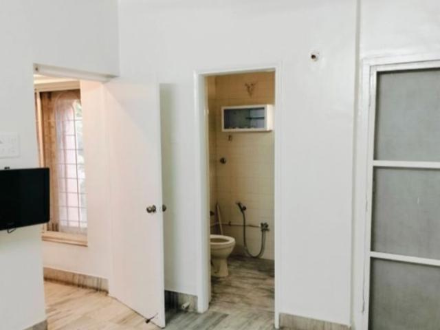 Rental | 4 BHK 1500 Sq.Ft. Villa in Shastrinagar
