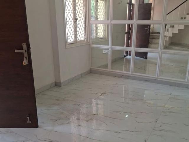 Rental | 4 BHK + 150 Sq.Yd. Villa in DLF Phase I