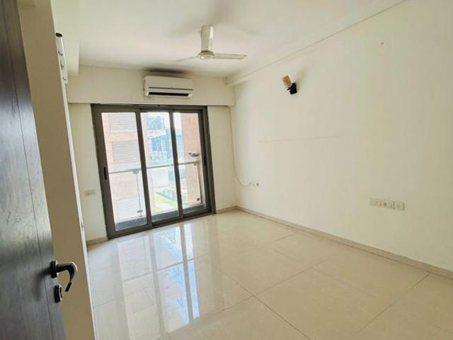 Rental | 4 BHK 1600 Sq.Ft. Apartment in Adani Group Western Heights