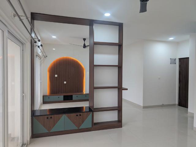 Rental | 4 BHK + 1600 Sq.Ft. Apartment in Adarsh Greens