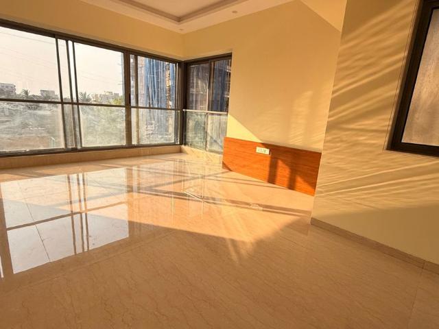 Rental | 4 BHK 1760 Sq.Ft. Apartment in Options Kinara
