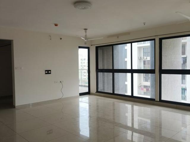 Rental | 4 BHK 1700 Sq.Ft. Apartment in Paranjape Broadway