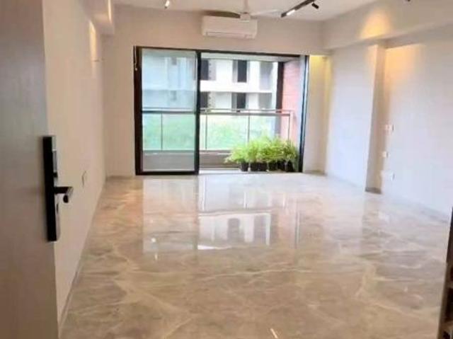 Rental | 4 BHK + 1735 Sq.Ft. Apartment in Sheth 72 West