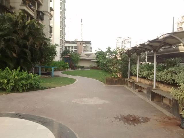 Rental | 4 BHK + 1800 Sq.Ft. Apartment in Giriraj Horizon