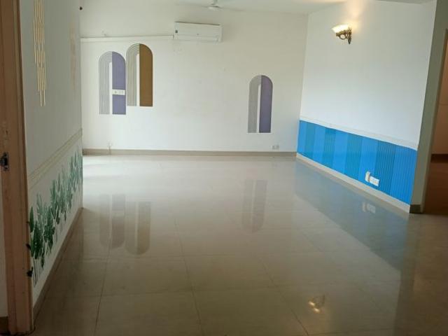 Rental | 4 BHK + 1975 Sq.Ft. Apartment in Emaar Emerald Floors Premier