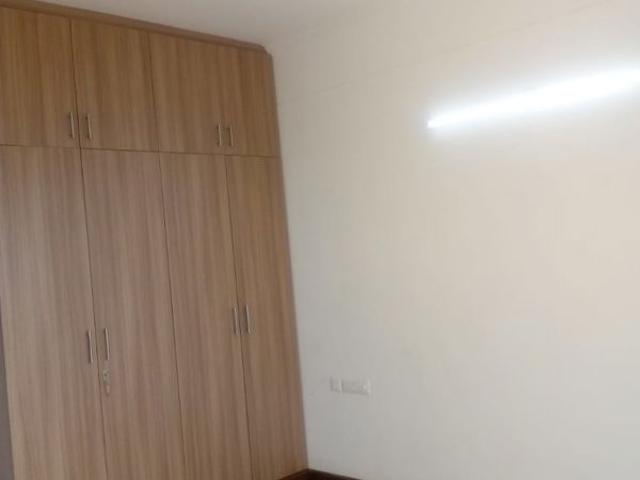 Rental | 4 BHK + 1900 Sq.Ft. Apartment in Sector 9A