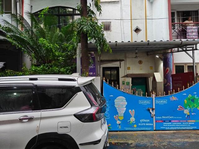 Rental | 4 BHK + 2000 Sq.Ft. Villa in Lokpuram CHS
