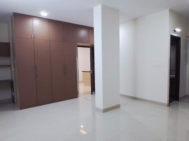 Rental | 4 BHK + 2000 Sq.Ft. Apartment in Adarsh Greens