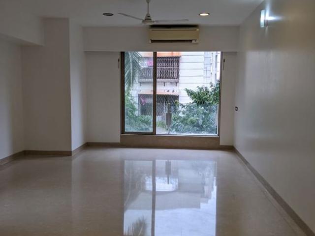Rental | 4 BHK 2000 Sq.Ft. Apartment in Khar West