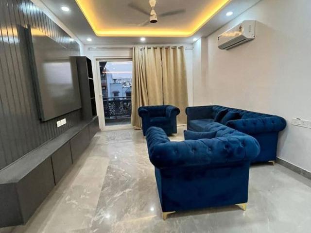 Rental | 4 BHK 2000 Sq.Ft. Apartment in Saket